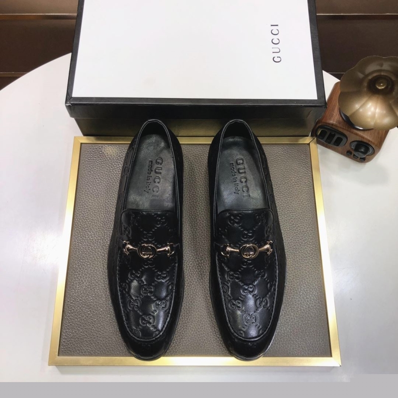 G*u*i leather shoes